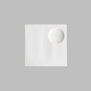 1304918 Square Plate 18 cm.